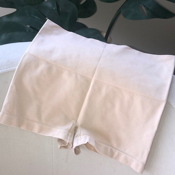 NWOT SPANX Everyday Shaping Panties Boyshort nude - Picture 2 of 6